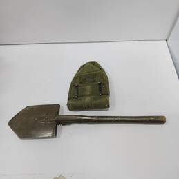 Vintage Military Foldable Shovel w/ Case alternative image