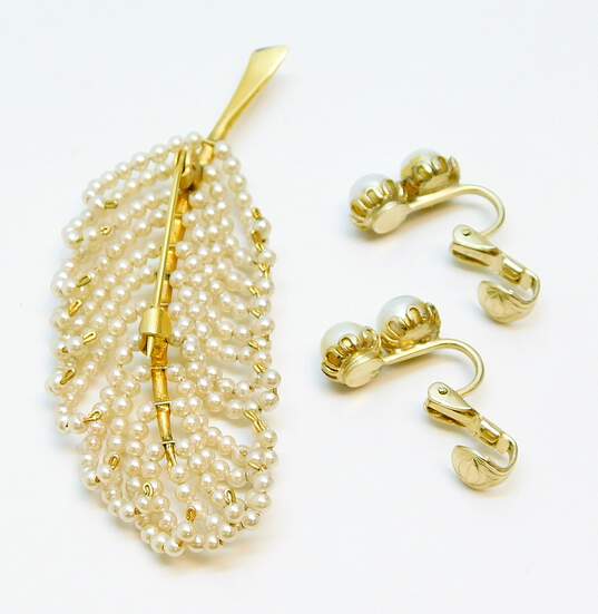 Vintage Gold Tone Faux Pearl Feather Brooch and Clip Earrings image number 6