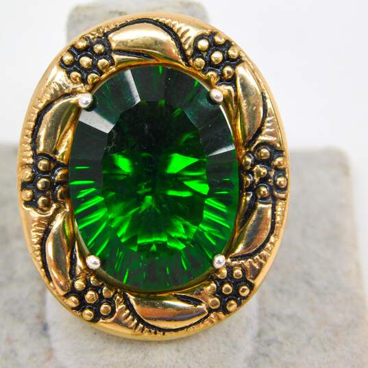 AKR Amy Kahn Russell Bronze Faceted Dyed Green Quartz Stamped Flowers Oval Statement Ring 19.6g image number 2