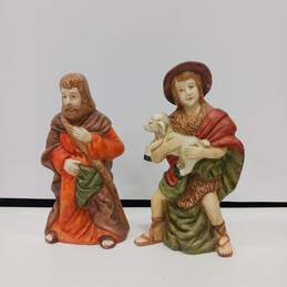 Bundle of Ceramic Figures In Original Box alternative image