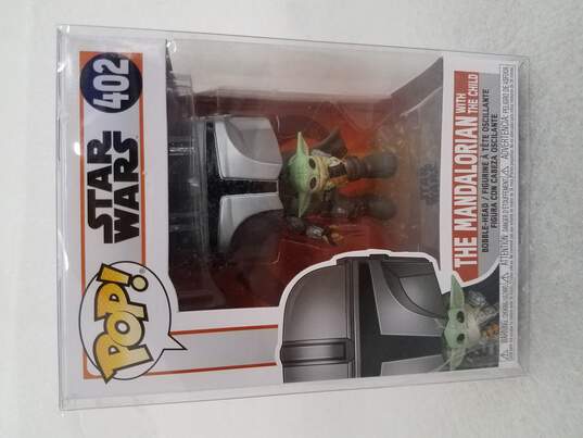 Funko Pop! Star Wars The Mandalorian With Child #402 image number 1