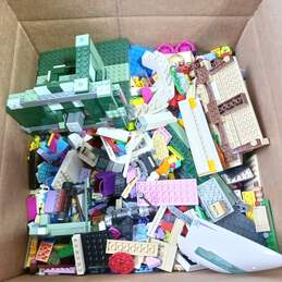 6.45 lbs Assorted LEGO Bricks alternative image