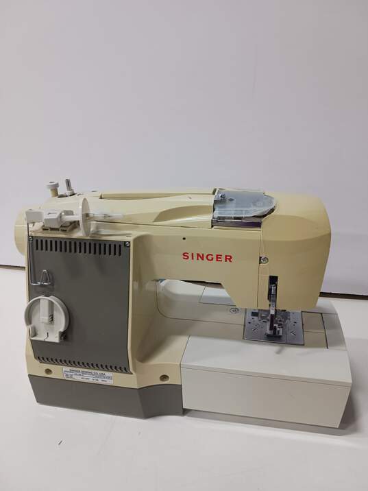 Singer Futura CE-100 Sewing Machine with Foot Pedal & Power Cord image number 6