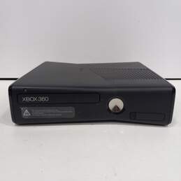 Microsoft Xbox 360 S Consol With Nyko Xbox 360 Charging Base alternative image