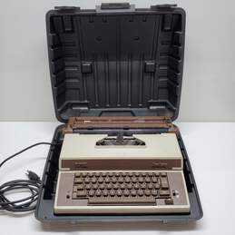 VTG Royal Business Machines Royal Academy Typewriter with Case Untested P/R