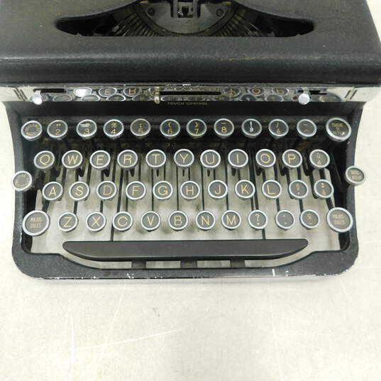 Vintage Royal Quiet De Luxe Portable Manual Typewriter image number 2