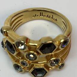 Designer Stella & Dot Gold-Tone Sparkly Crystal Cut Stone Classic Band Ring alternative image