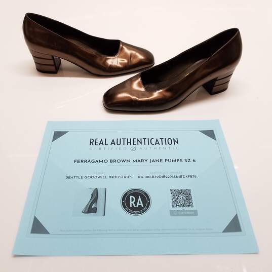 AUTHENTICATED COA Women's Salvatore Ferragamo Mary Jane Brown Pumps Size 6 image number 1