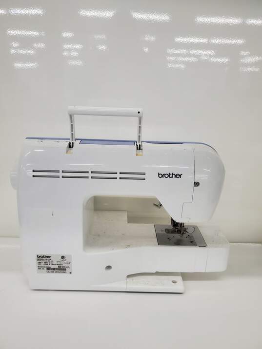 Brother PE770  Sewing Machine Untested image number 4