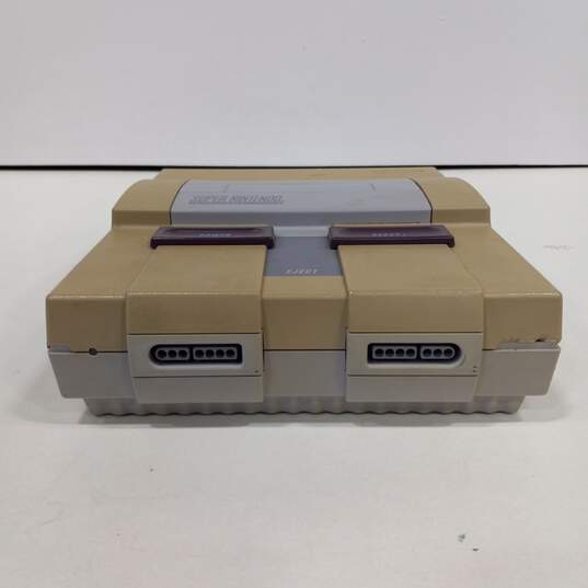 Vintage Super Nintendo Entertainment System Video Game Console Model SNS-001 image number 3