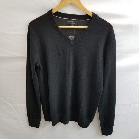 Banana Republic Men's Black Merino Wool V-Neck Sweater Size S image number 1