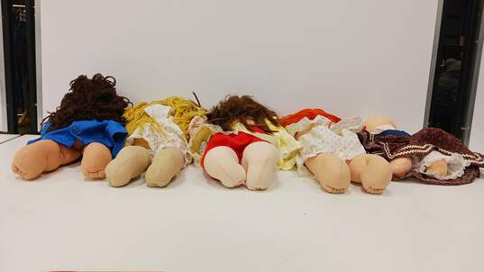 Bundle of 5 Assorted Cabbage Patch Kids Dolls image number 3
