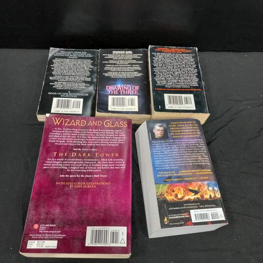 Lot of 5 Assorted Stephen King Paperback Novels image number 2