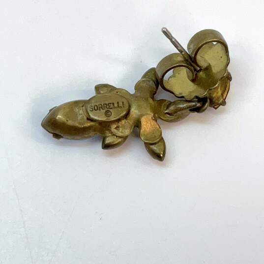 Designer Sorrelli Gold-Tone Multicolor Crystal Cut Stone Drop Earrings image number 4