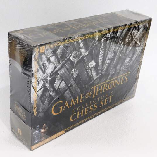 USAopoly/HBO Brand Games of Thrones Collector's Edition Chess Set (Sealed) image number 1