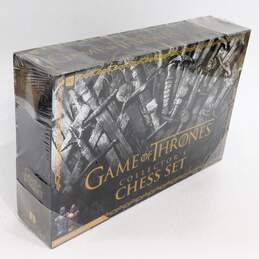 USAopoly/HBO Brand Games of Thrones Collector's Edition Chess Set (Sealed)