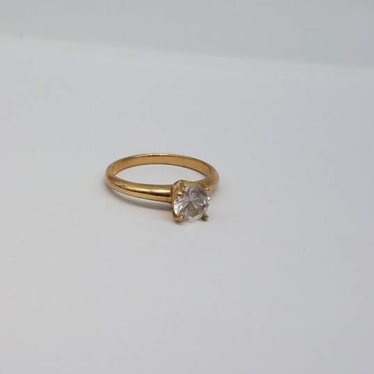DS 14k Gold 1 Carat Cubic Zirconia Solitaire Size 6 Ring 2.7g image number 3