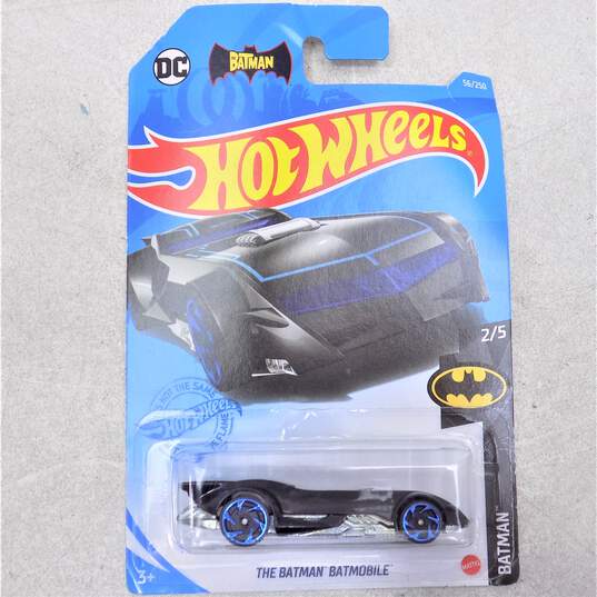 Mattel DC Comics Die Cast Batman Hot Wheels Cars New Sealed image number 2