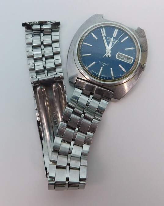 Buy the Seiko Automatic 17 Jewels Day Date 7006-7007 Blue Dial Watch |  GoodwillFinds
