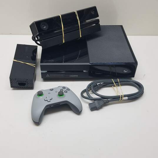 Microsoft Xbox One 500GB with Kinect image number 1