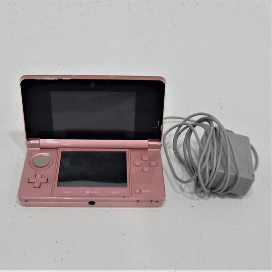 Nintendo 3DS w/Charger image number 1