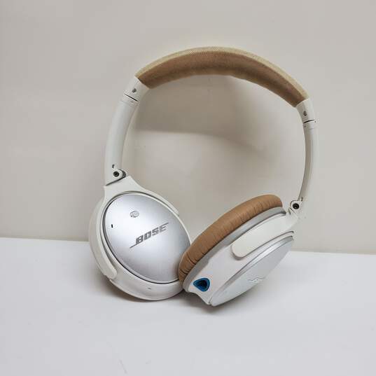 Bose Headphones Untested for Parts or Repair image number 1