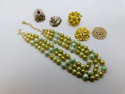 Vintage Weiss & Fashion Floral Pastel Beaded Necklace Clip On Earrings & Brooch 130.8g