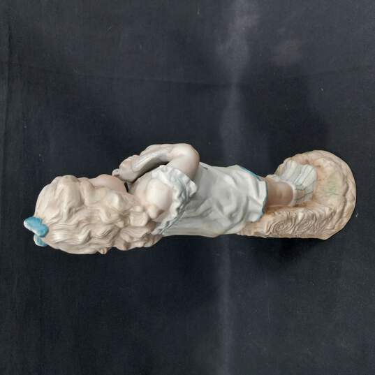 Porcelain Old World Girl w/Dove Figurine 13" image number 5