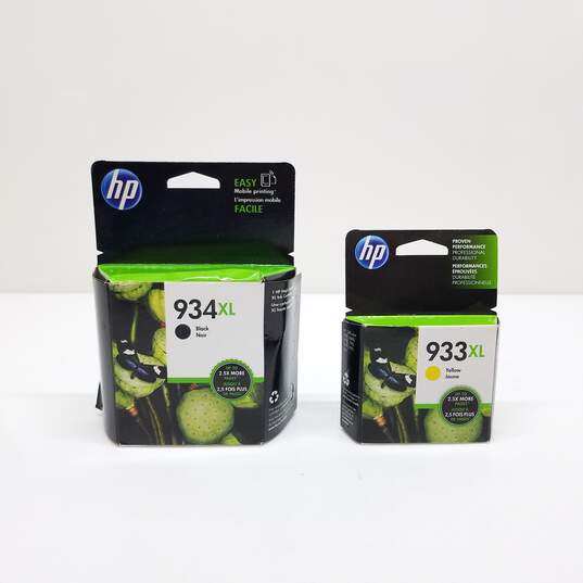 HP 934XL High Capacity XL Ink Cartridge Black Noir and HP 933XL Original Ink Cartridge Yellow Jaune Lot of 2 image number 1