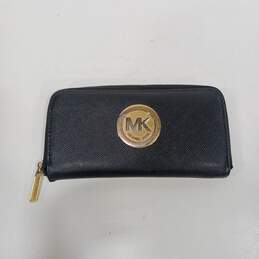 Michael Kors Black Leather Zipper Wallet