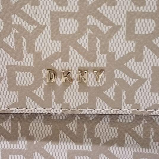 DKNY Tan Signature Print Crossbody Bag image number 7