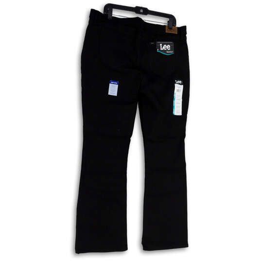 NWT Womens Black Dark Wash Regular Fit Pockets Denim Bootcut Jeans Size 18M image number 2