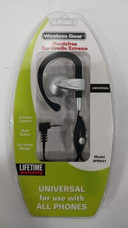 Bundle of Wireless Gear Hand Free Ear Piece Model 3PR837 alternative image
