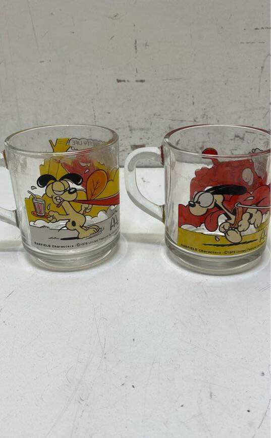4 Vintage 1978 Garfield and Odie McDonald's Glass Mugs /Cups image number 3