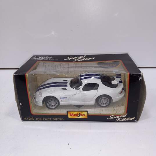 Maisto Special Edition White Viper Model In Original Box image number 5