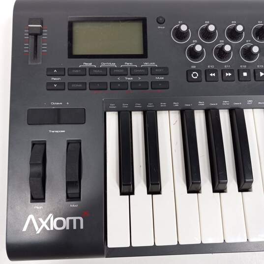 M-Audio Axiom 25 MK2 Advanced 25-Key USB/MIDI Controller image number 2