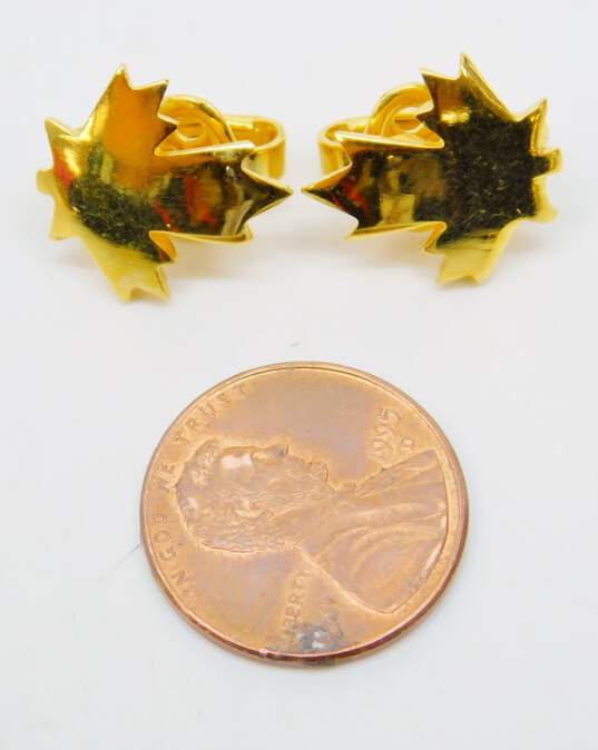 Vintage Crown Trifari Gold Tone Maple Leaf Clip-On Earrings 4.5g image number 6