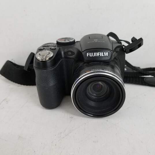 UNTESTED Fujifilm FinePix S Series S1800 12.2MP Digital Camera Black image number 1