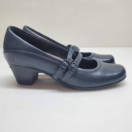 Clarks Everyday Mary Janes in Dark Blue Leather Women's Size 7.5