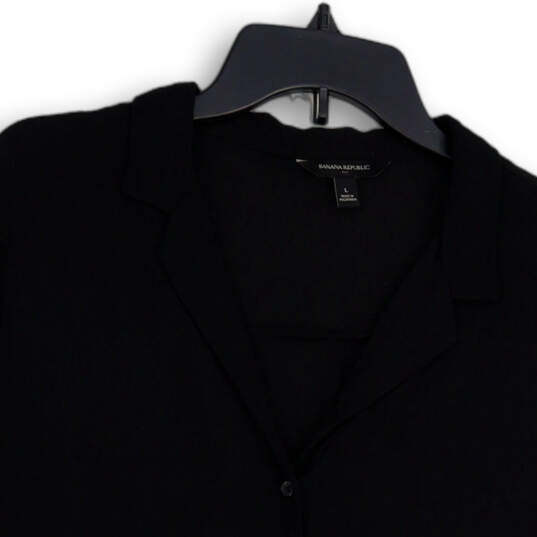 Womens Black Short Sleeve Notch Collar Regular Fit Button-Up Shirt Size L image number 3