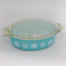 Vintage Pyrex Turquoise Blue Snowflake 2.5 Qt. Casserole Dish w/ Lid alternative image