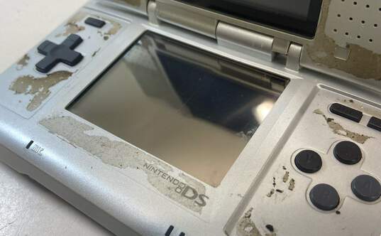 Nintendo DS- Platinum For Parts/Repair image number 3