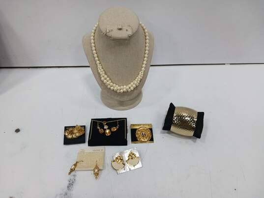Set of Costume Fashion Jewelry image number 1