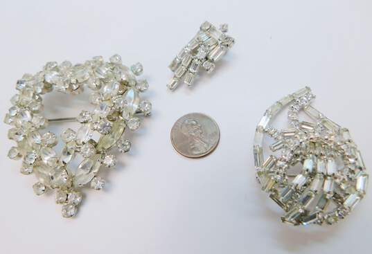 VNTG Mid Century Silver Tone Icy Rhinestone Event Jewelry image number 4