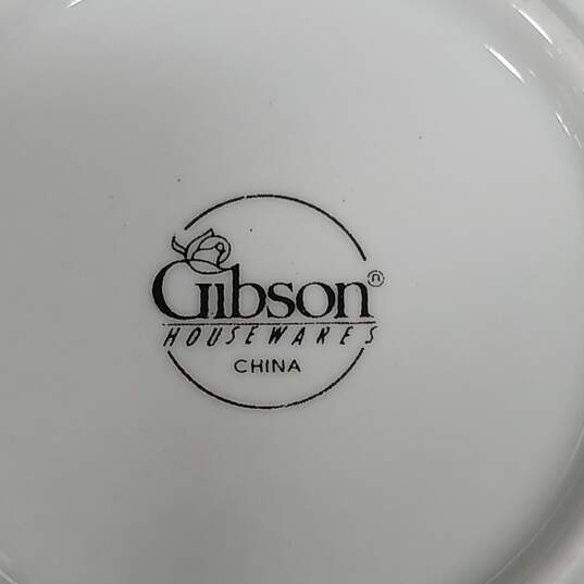 Set of 4 Gibson Housewares Victorian Rose Pattern Salad Bowls image number 5