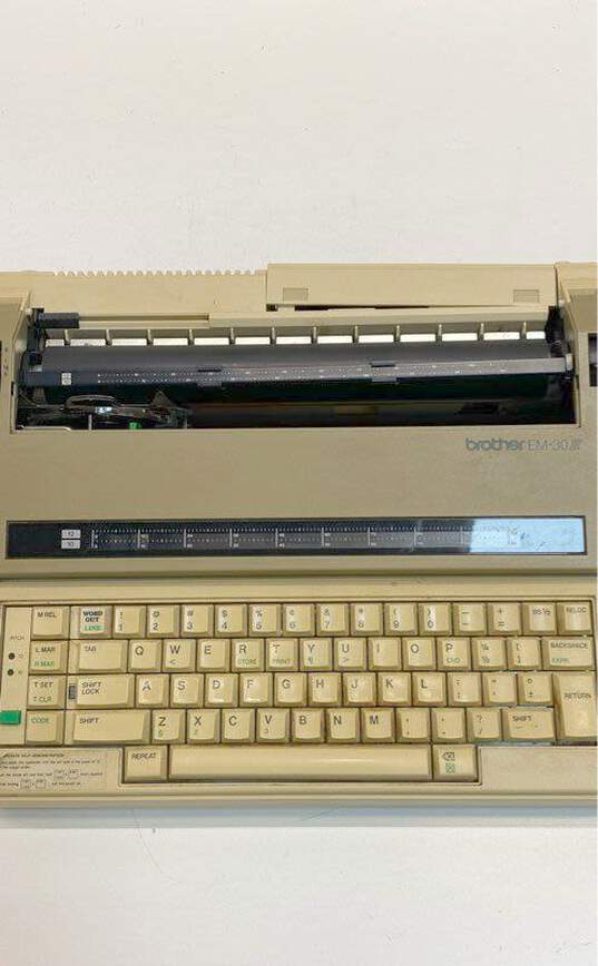 Brother EM-30II Electronic Typewriter image number 2