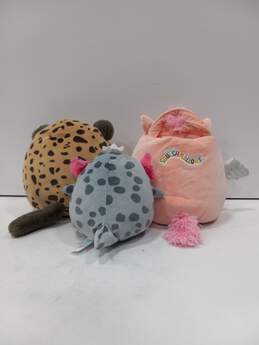 Two Squishmallows Stuffed Animals & One Plush Bag alternative image