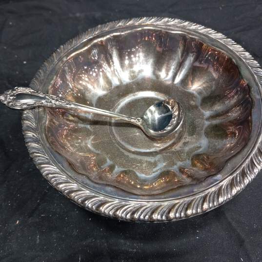 Silver Plate Serving Pieces image number 3