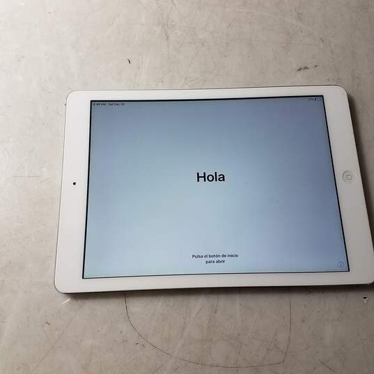Apple iPad Air Wi-Fi Only Model A1474 image number 3