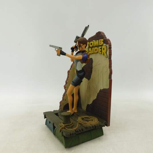 Sealed VTG Playmates Tomb Raider Lara Croft Combat Gear Figure & Wet Suit Statue image number 3